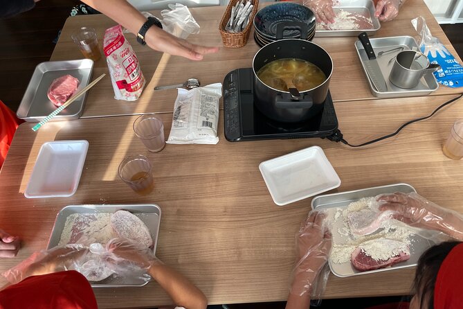 Cooking Ramen&Gyoza/KatsuCurry/Bento/Okonomiyaki+Store Tour@Osaka - Rie and the instructors: English guidance you can ask questions in