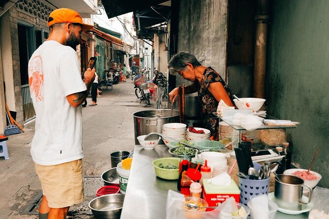 Early Riser Walk: Grandma Noodles, Cafe, Exotic Fruits & History - Price and Value: Is $39 a Good Deal?