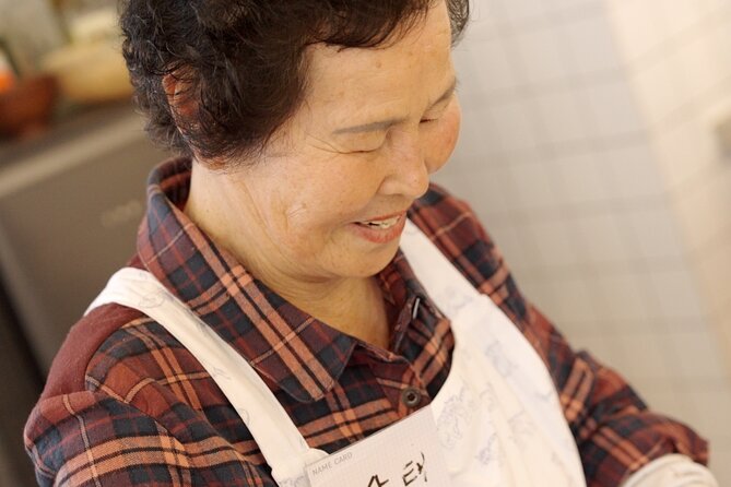 Flavors of Seoul: Grandma's Handmade Noodles to Night Market Tour - Price and Value: What $280 Buys in a 9-Hour Day