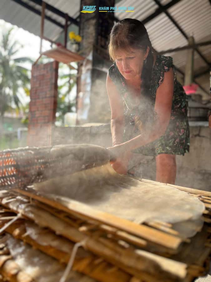 Group Tour: Floating Market, Rice Noodle, nursery vegatable - Hu tieu noodle factory: watching, learning, then making it yourself