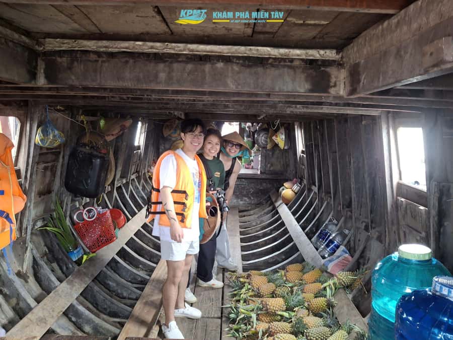 Group Tour: Floating Market, Rice Noodle, nursery vegatable - Second look at hu tieu at a local house