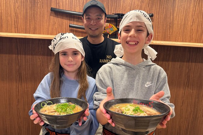 Kyoto Ramen Spoon Painting & Michelin Cooking Class - Enter the ramen studio: the ceramic spoon you paint and keep