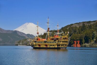 Mt. Fuji & Hakone: Fuji Sengen Shrine, Cruise, and Ramen-Making - Lake Ashi Pirate Ship Cruise: Fuji From the Water (When the Weather Plays Nice)