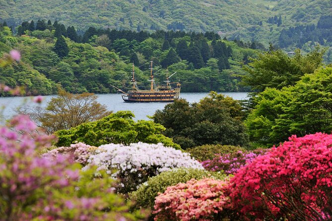 Mt. Fuji & Hakone: Fuji Sengen Shrine, Cruise, and Ramen-Making - The Tour Guide Factor: When Yoko, Mami, or Hiro Shows Up