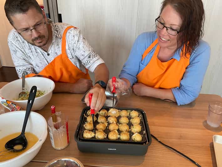 Okonomiyaki or Ramen&Gyoza Class with Local Shop Tour - The local shop tour: why ingredients matter more than you think