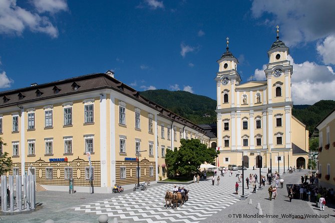 Original Sound of Music Tour Salzburg With Schnitzel and Noodle - Where you meet and how you set yourself up fast in Salzburg
