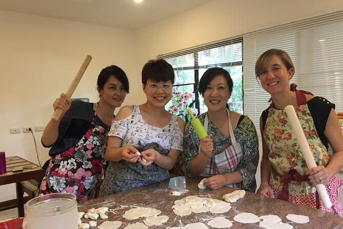 Ramen Making from Scratch – Tokyo Ultimate Cooking Class - Garlic-infused soup: building flavor you can actually repeat