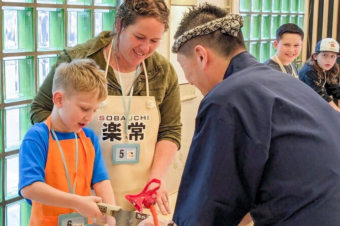 RAMEN Noodle Making Experience! Made from flour in 30min! - Ramen noodles taught with a noodle-cutting knife (no machinery)