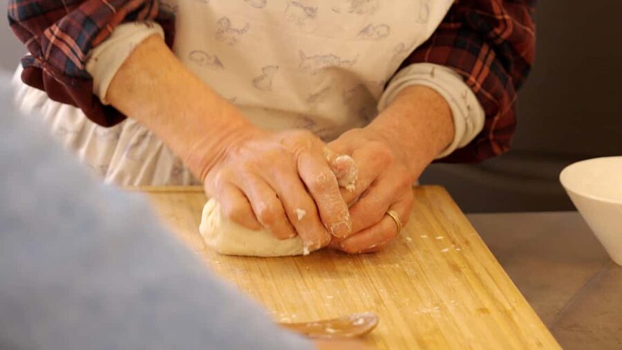 Seoul: Handmade Noodles with Korean Grandma - Stories, Laughs, and Cultural Connection Without a Lecture
