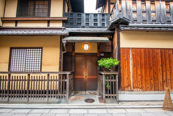 Takashi's local food adventure through Gion Kyoto tips of Ramen - Canal-side alleys and the lantern-route to the restaurant