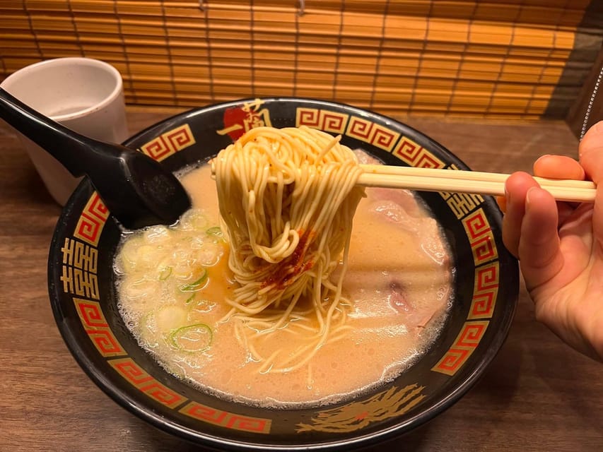 Tokyo: Japanese anime stores with ramen lunch in Shibuya - Small group of 4: who this tour suits best