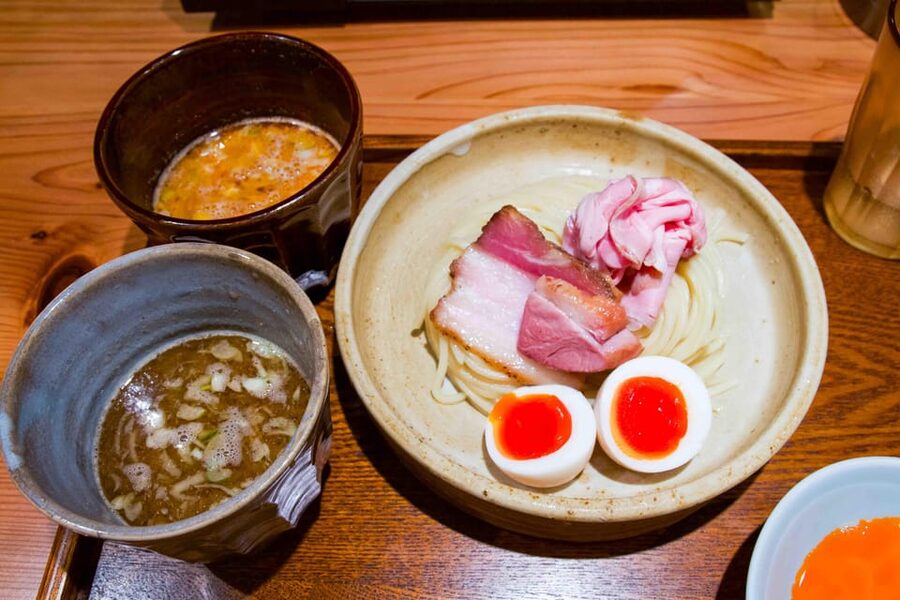 Tokyo: Ramen Tasting Tour with 6 Mini Bowls of Ramen - Shibuya route: Hokkaido classics, fusion tonkotsu, curry comfort