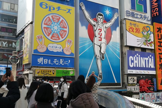 Walking Tour of Osaka's 5 Must-See Sights, with Ramen for Lunch - Shinsekai and Tsutenkaku Tower: Retro Osaka Between History Stops
